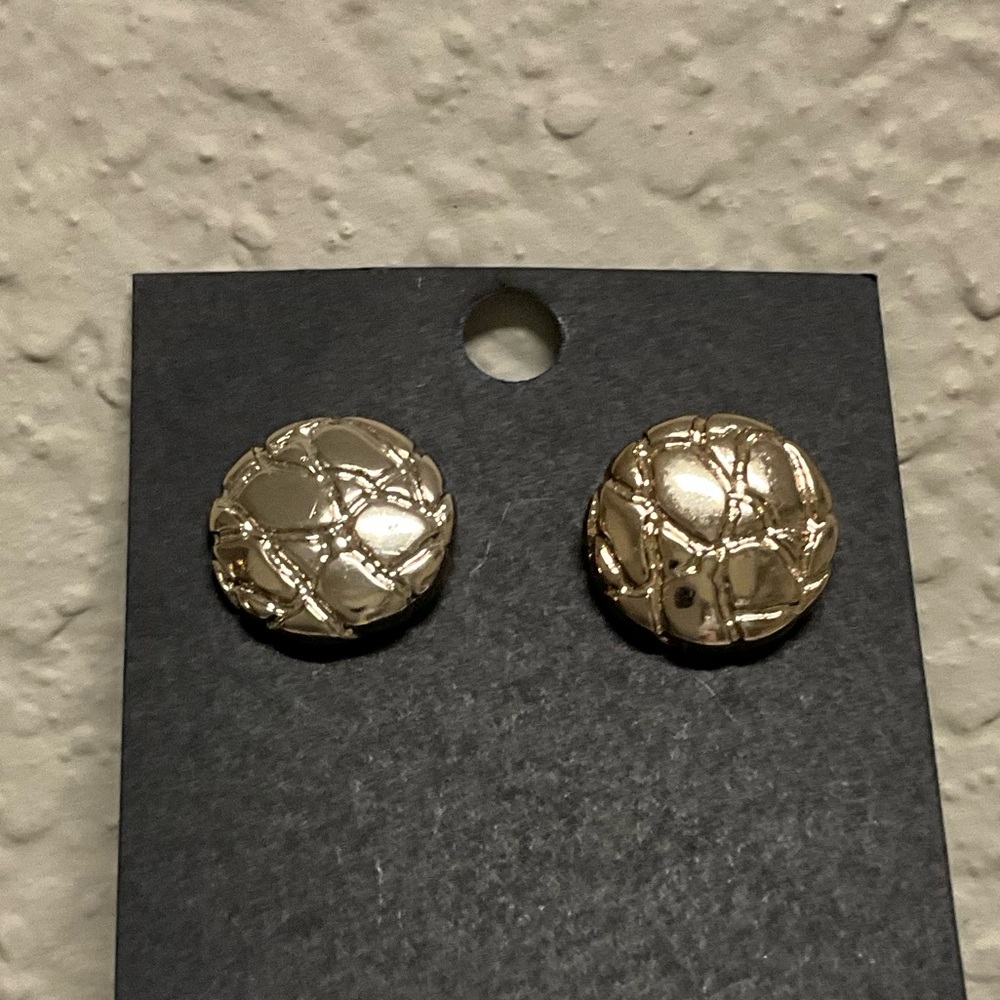 Round stud Earrings